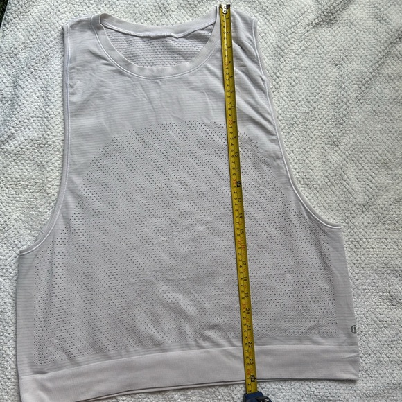 Lululemon Shirt Women’s White Breeze Muscle Tank II Perforated Breathable Logo - Picture 6 of 12